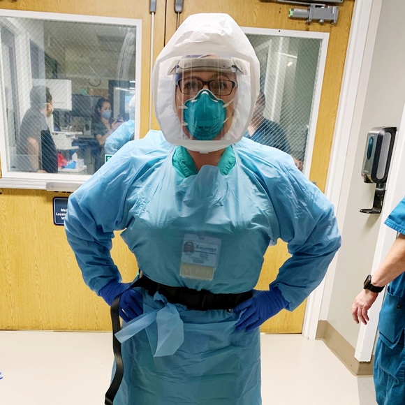 Meet your Posher, Jennifer - Picture 2 of 2